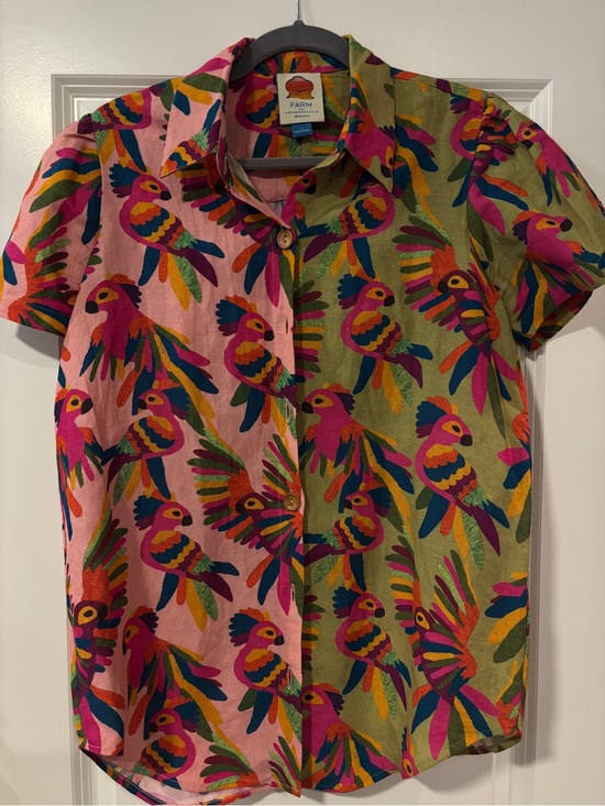 FARM Rio Tops - Farm Rio Short-Sleeve Parrot Print Shirt in Pink & Olive